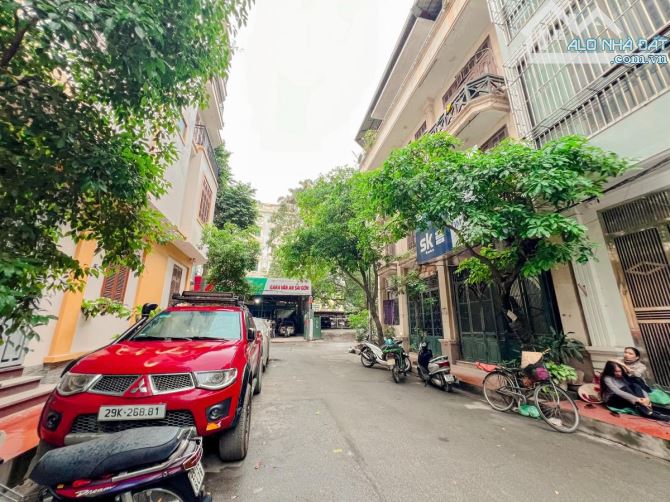BÁN NHÀ NGUYỄN CẢNH DỊ LÔ GÓC  ĐẠI KIM . DT 79 M. NHÀ 4 TẦNG MT 6,3 M . MUA NHANH - 1