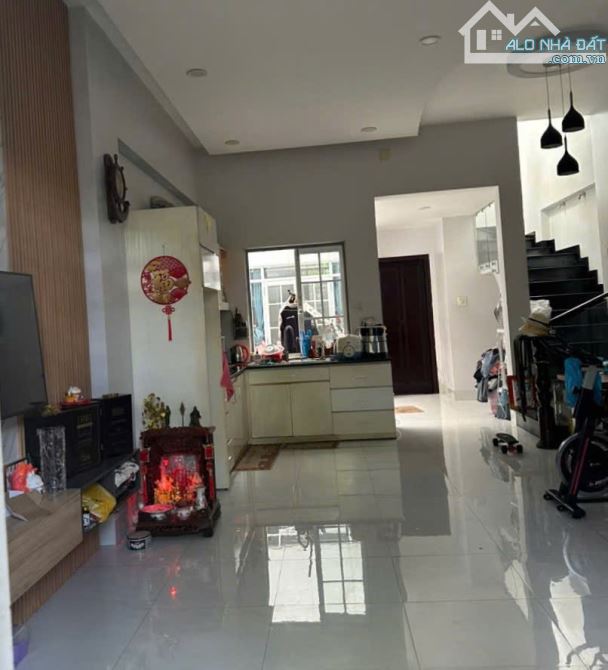 Cần Bán Nhà Phố 1 Lầu, mặt tiền Nguyễn Văn Linh, trung tâm Phan Thiết - 1