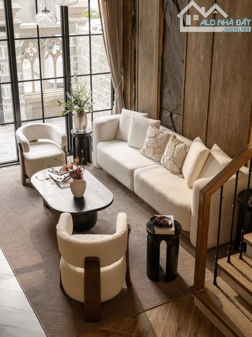 🏡 Bán Nhà Phố full nội thất cao cấp Mặt Tiền Trần Anh Tông,p8 Sổ Hồng Riêng BAO HOÀN CÔNG - 1