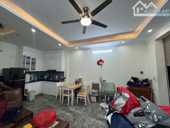 Bán nhà Khu Phân Lô Yên Lạc, Quận Hai Bà Trưng, Ngõ thông siêu rộng, 40m2x5 Tầng Sổ vuông - 1