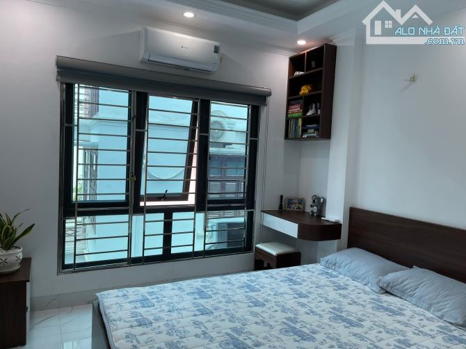 Nhà riêng Kim Giang, Thanh Liệt, 40m, 6T, 6pn, gần oto, ngõ 3 gác, full đồ, chỉ 8.25tỷ - 1