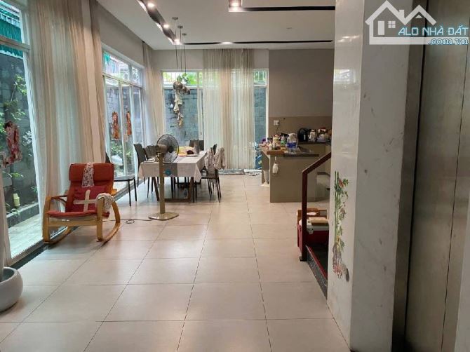 SỐC! BIỆT THỰ 3 TẦNG THANG MÁY - MT THANH NGA, Q9 - 21.9 TỶ! - 1