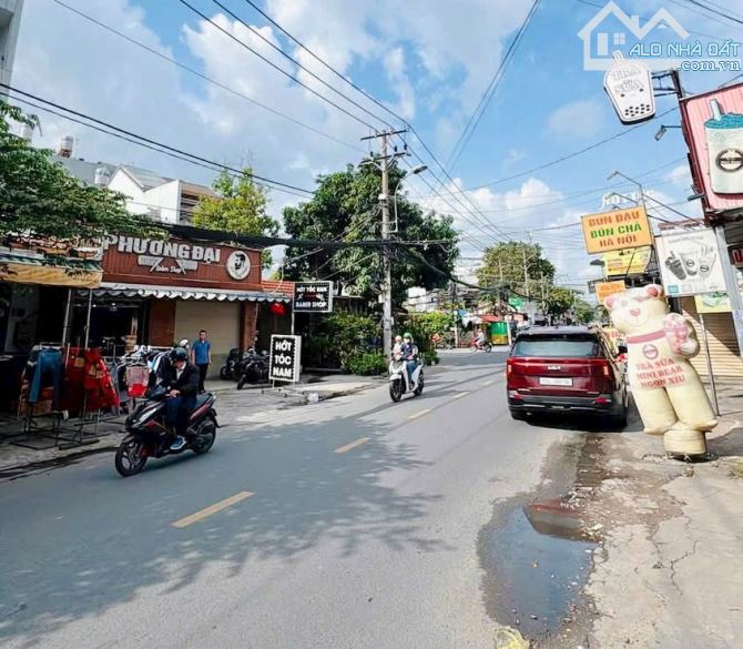Chủ đi định cư bán cặp MTKD đường 30 m ngay Aeon Tân Phú chỉ 33 tỷ! - 1