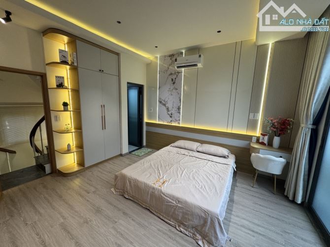 🏡 NHÀ 5 TẦNG – HẺM XE TẢI – SÁT CHỢ PHẠM VĂN HAI – NGAY SAU MẶT TIỀN NGUYỄN BẶC - 1