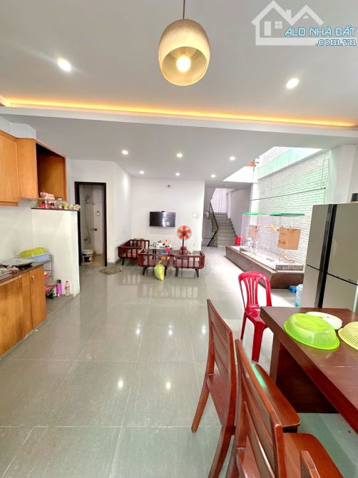 Bán nhà Hẻm ô tô né Phường 15 Tân Bình, Phan Huy Ích, Gần 90m, 5x16m nở hậu, 3 tầng, 9 tỷ - 1