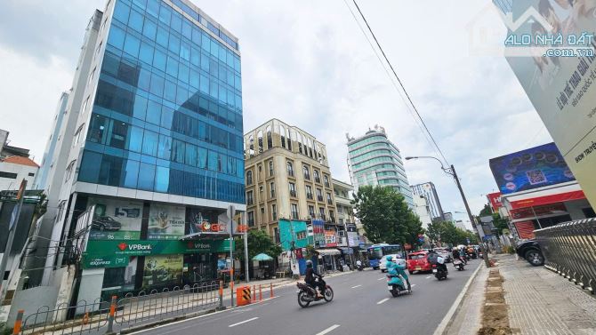 HÀNG HIẾM NGANG 18M NGAY TRUNG TÂM Q1 ,THU NHẬP 650TR/THÁNG .GIẢM SỐC 30 TỶ - 1