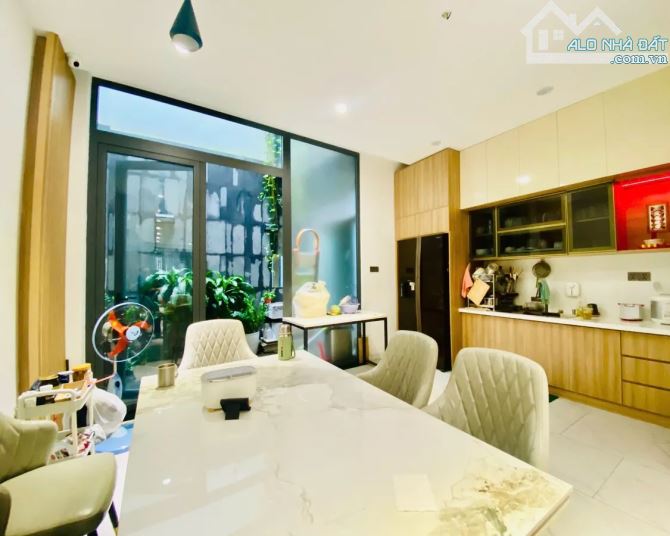 CHỈ 18.5 TỶ! NHÀ VIP 4 TẦNG THANG MÁY, 5X17, FULL NỘI THẤT CAO CẤP ĐƯỜNG C1, TÂN BÌNH - 1