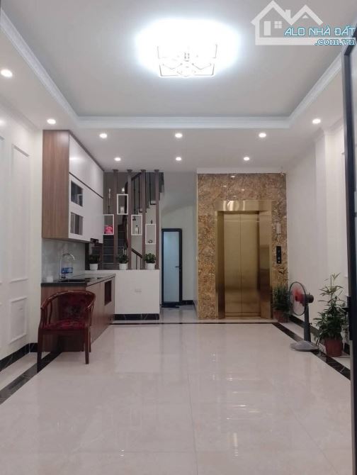 CÂU GIẤY 40M X6T MT 4,5M GIÁ BÁN 14,2 TỶ  LÔ GÓC HAI THOÁNG - SÁU TẦNG THANG MÁY - NHÀ ĐẸP - 1
