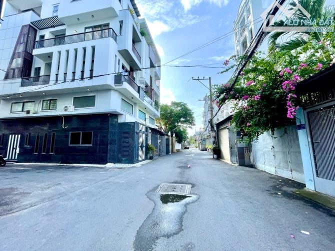 Khu VIP đẹp nhất Dương Quảng Hàm- Đường nhựa 10m- 5 tầng 5PN - Chr 10 tỷ hơn - 1