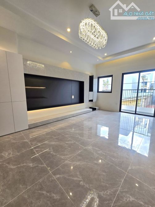 PHÂN LÔ HOÀNG CẦU-ĐỐNG ĐA, GARA ÔTÔ, THANG MÁY, KINH DOANH, 65M2x5Tx4M, GIÁ 27,9 TỶ - 1