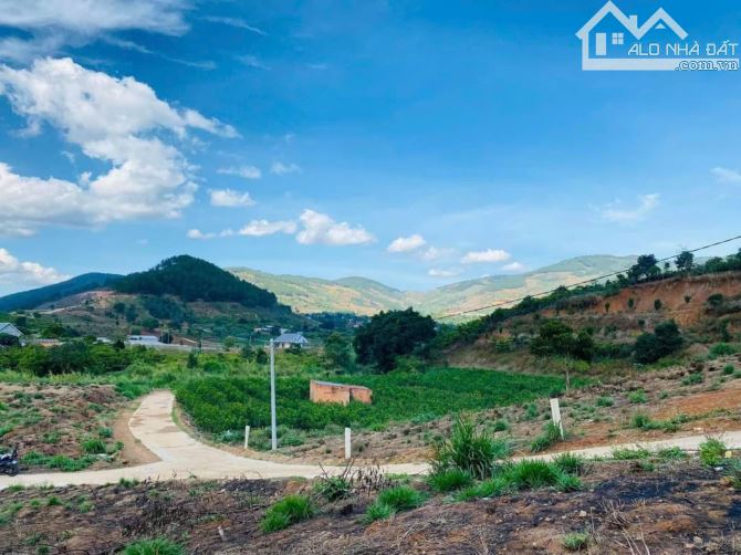 Bán đất tại Nam Ban. Chỉ 750 triệu. Sổ hồng 409 m2 , 168m2 thổ cư - 1