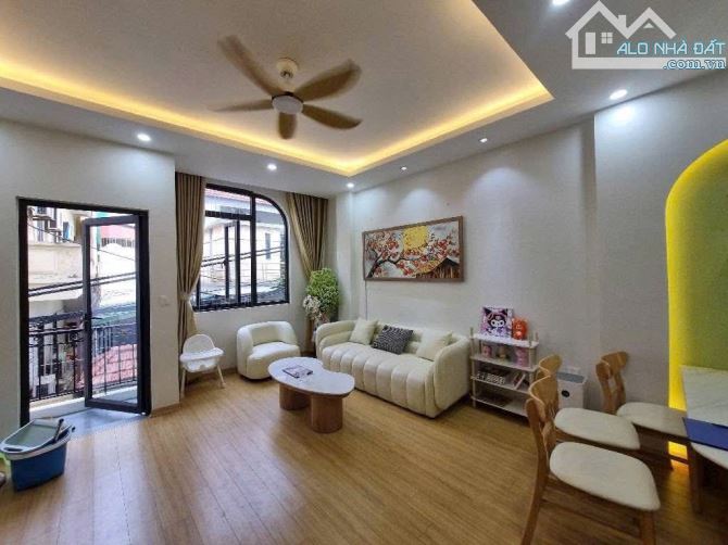 Hữu Hòa,Cầu Bươu,37m,5 tầng,gần ô tô,phòng ngủ rộng - 1