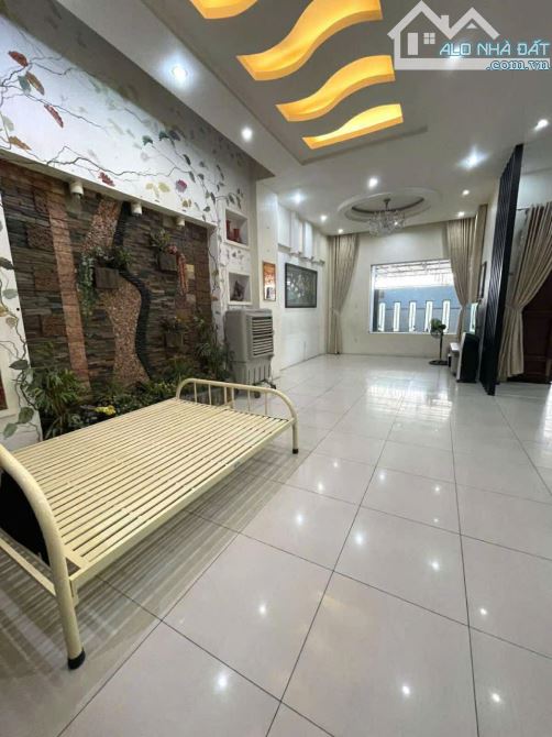 Gấp Bán nhà mặt tiền Kinh Doanh ngay chợ Bình Thành 164m2-4 Tầng thang máy 15 tỷ - 1