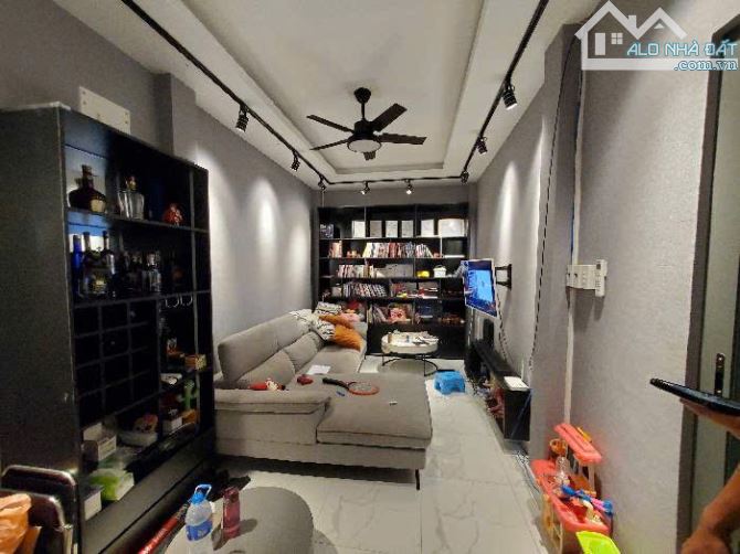 Hiếm khu vip Bình Thạnh! Hoàng Hoa Thám - 46m2 - 4 tầng 5PN - cách MT chỉ 1 căn chỉ 8.9 tỷ - 1