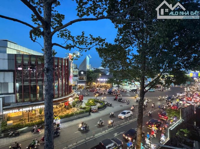 Bán nhà 4 tầng mặt tiền Phan văn Trị ngay TTTM Sài Gòn Mall DT4,2mx17.5m Gía chỉ 16.5 TỶ - 1