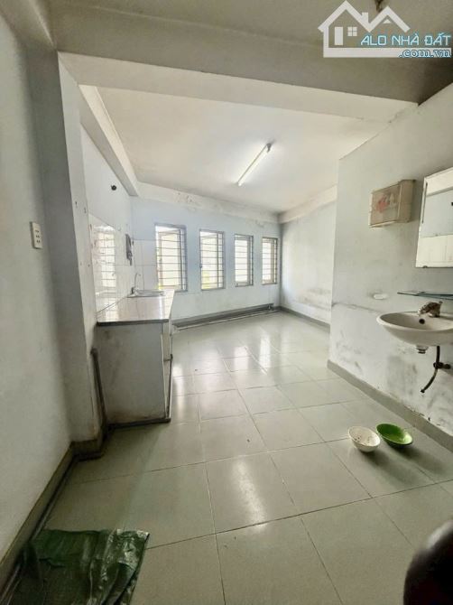 Bán nhà mặt tiền 3 tầng ngang 4.1m, Phạm Văn Đồng, Phường 3, Gò Vấp, giá nhỉnh 6 tỷ - 1