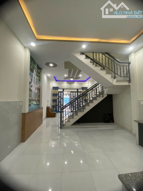 NHÀ ĐẸP GIÁ RẺ. VỊ TRÍ VÍP HXH THÔNG 3 TẦNG SÁT NGUYỄN ẢNH THỦ. SHR FULL THỔ - 1