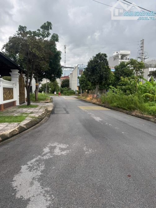 Bán lô Bt Đại Hoàng Long dt 270m2 mt 15m hướng ĐN giá 17.8 tỷ - 1