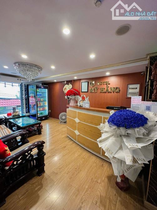 Bán khách sạn khu Vip Phan Xích Long doanh thu 160tr/1 tháng - 1