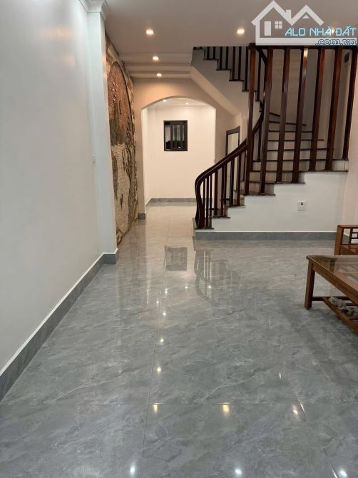 NHÀ MẶT NGÕ PHÂN LÔ TRẦN THÁI TÔNG, 40M2 5T, GIÁ 11 TỶ, NHÀ DÂN XÂY Ở VÀ KINH DOANH - 1