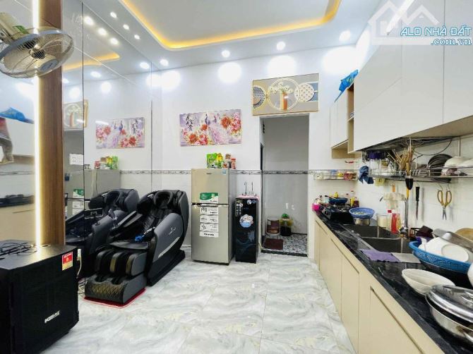 Siêu phẩm lung linh 3 tầng 4.8 x 10 m sổ hồng chính chủ Thống Nhất Gò Vấp chỉ 6 tỷ - 1