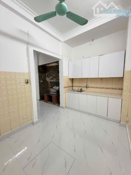 Cần bán nhà đẹp mới Lạc Long Quân, DT 35m2 4 tầng MT 3.6m, giá TL 7.96 tỷ - 1