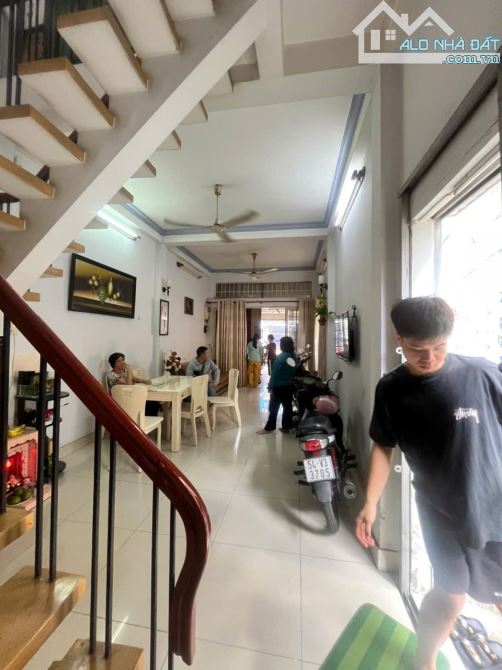 Bán nhà mặt tiền Phan Văn Trị, P.14, Bình Thạnh: 3,6 x 20, giá: 13,3 tỷ. - 1