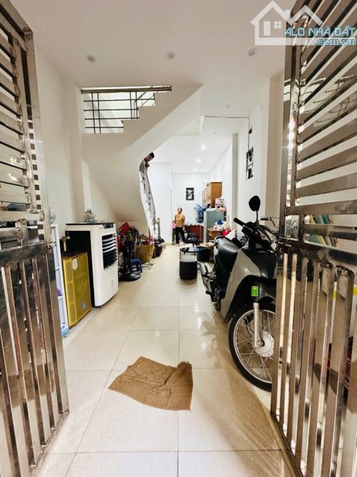 Bán nhà phố Mỹ Đình 42m2 x 5T, Ngõ sạch đẹp, Lô góc, KD, full Nt ở ngay 6,5 tỷ. - 1