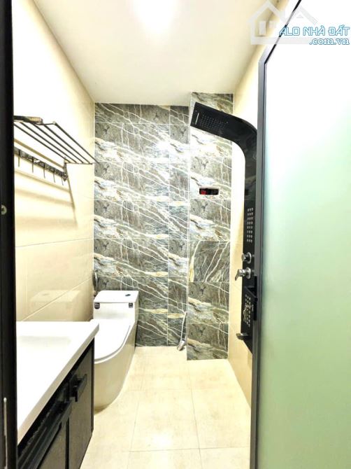Nhà đẹp bán gấp ở gần đường Phan Huy Ích và Quang Trung, 46m2, 5 tầng, chỉ 5.5 đồng - 1