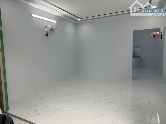Bán nhà 2 tầng hẻm Trường Sa gần chợ Bình Tân , Nha Trang Giá 2ty4 - 12