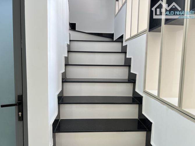 NHÀ KHU MẶT TIỀN CHỢ BÀ HOM CỦ TỈNH LỘ 10 3 LẦU DTSD GẦN 300M ĐIỆN NƯỚC ÂM VỈA HÈ RỘNG RÃ - 18