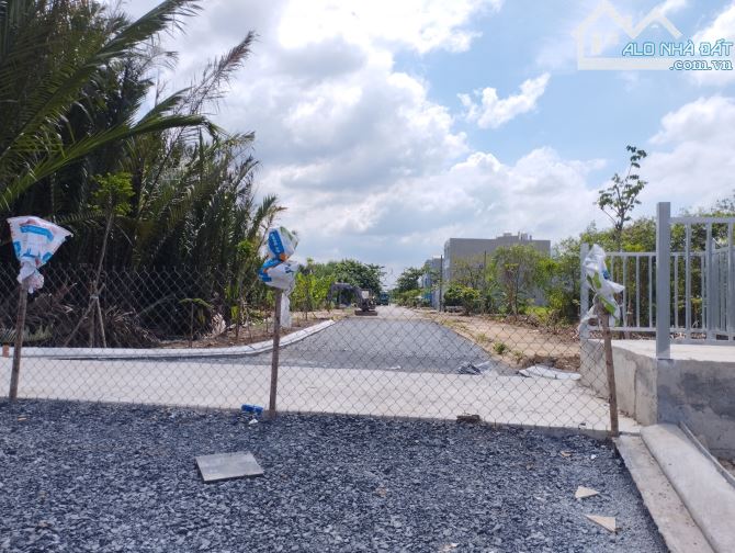 Lô đất Biệt thự KDC Đông dương, đường Bưng Ông Thoàn, Phú Hữu DT 220m2, giá 28.5tr/m2 - 4
