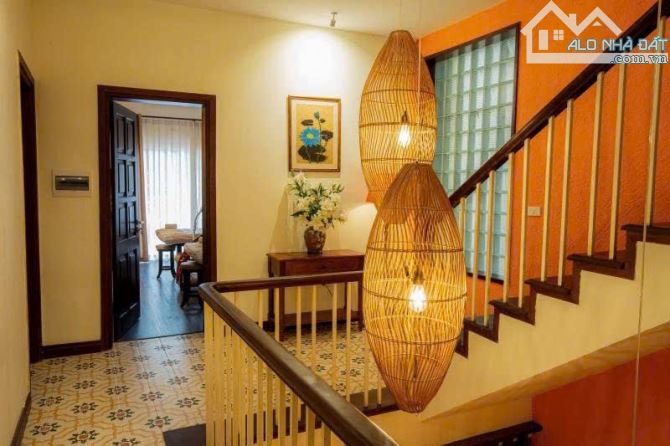 Bán nhà Mặt Phố Mai Anh Tuấn, DT 212m x 3 tầng, mặt tiền 10m, dòng tiền 1.2 tỷ/năm - 2