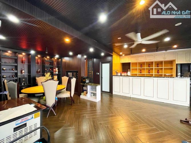 Toà nhà 7 tầng tuyến 2 Bùi Viện gần VINMEC - 110m2 ngang 8.5m - Lô 3 mặt thoáng - 2
