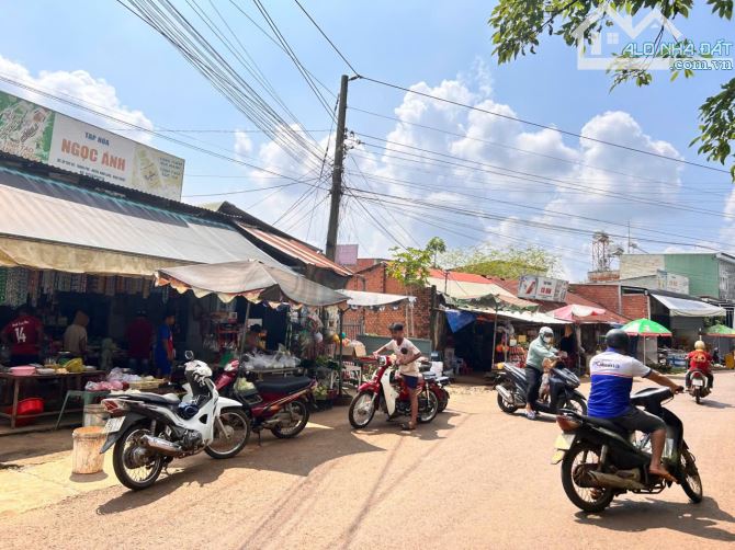 BÁN LỖ 150 TRIỆU  ĐẤT DO CẦN TIỀN GẤP. 175M2 THỔ CƯ, GẦN CHỢ DÂN ĐÔNG. GIÁ 245 TRIỆU - 2