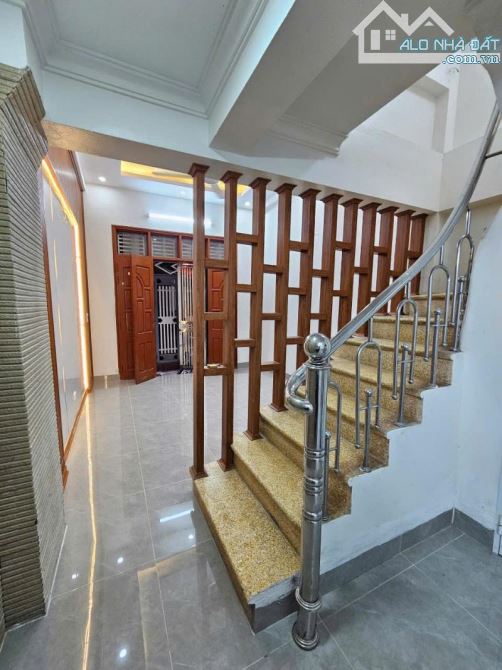 TRUNG TÂM MỸ ĐÌNH- CÁCH SÂN VẬN ĐỘNG 500M - NHÀ ĐẸP LONG LANH- GIÁ CHỈ NHỈNH 6 TỶ - 2
