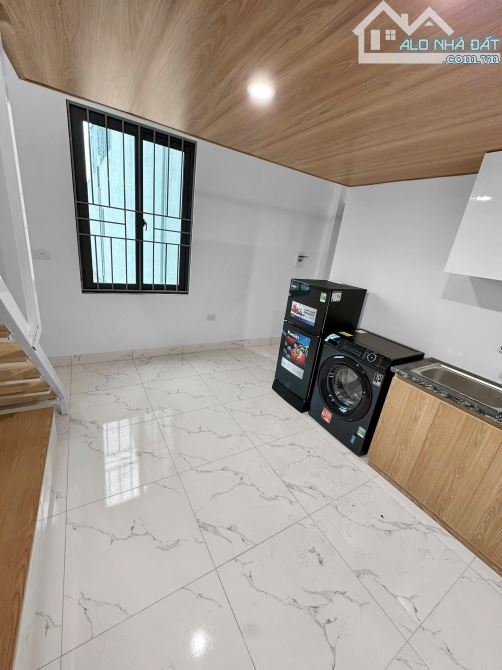 Cho Thuê CCMN 187 Trinh Lương Hà Đông 30m2 Gác Xép Cửa Sổ Thang Bộ Ô Tô Đỗ Cửa Gần Chợ - 2