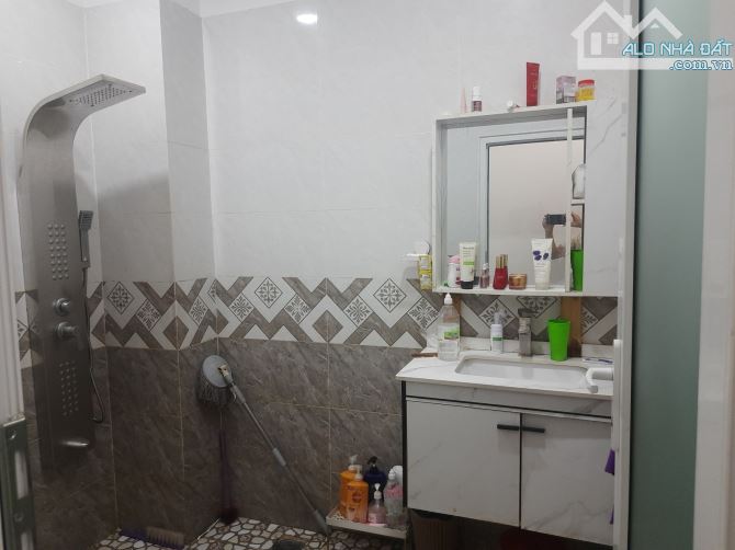 NHỈNH 2 TỶ -NHÀ HẺM XE HƠI ĐƯỜNG SỐ 8 BÌNH TÂN,  4 LẦU, 4PN HIẾM - 2