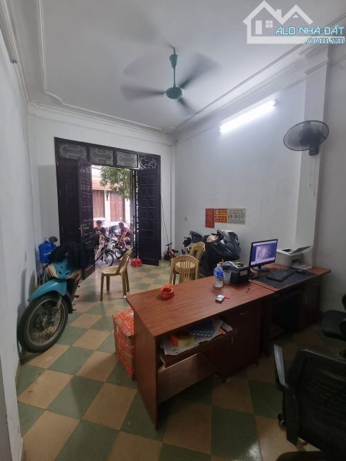 Bán nhà Đầm Trấu, Hai Bà Trưng, ô tô đỗ tránh, Phân lô: DT45m2 - 2