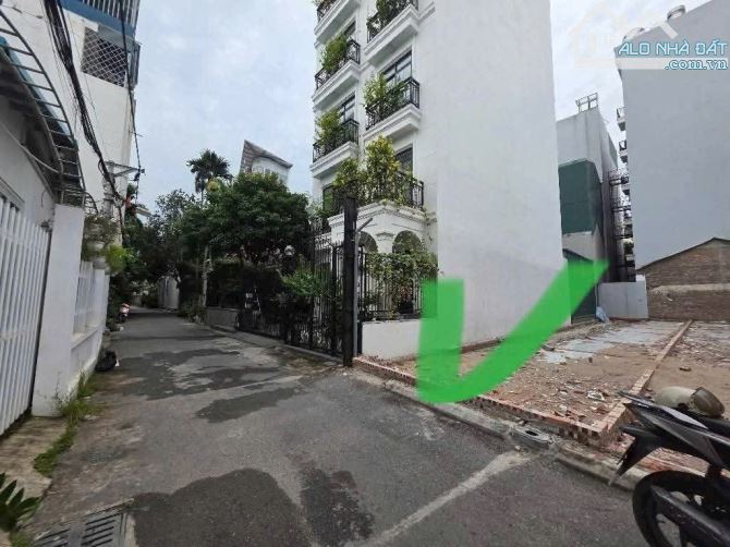 Siêu hiếm đất Ngọc Thụy- Trường học Pháp - 106m - 2