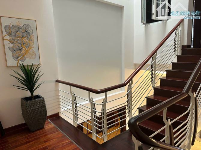 Cần bán nhà 3 lầu ( 474m) mặt tiền Hoà Bình, P.5, Q. 11 ( đối diện Đầm Sen) giá 200tr/m - 2