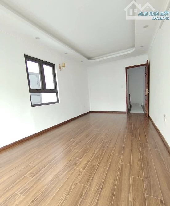 BÁN NHÀ CỰ KHỐI LONG BIÊN,Ô TÔ ĐỖ CỬA DT 39M*5TẦNG GIÁ 5,9 TỶ - 2