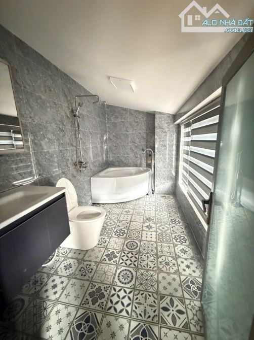 CẦN BÁN VILLA CAO CẤP CÓ THANG MÁY VÔ LÀ KINH DOANH LƯU TRÚ ĐƯỢC LUÔN TẠI ĐÀ LẠT - 2