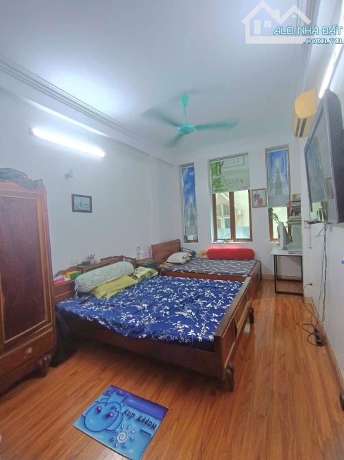 Nguyễn Trãi - Thanh Xuân -Gần Ô TÔ -Diện Tích:45m X 5 Tầng - Giá:8.6 Tỷ - 2