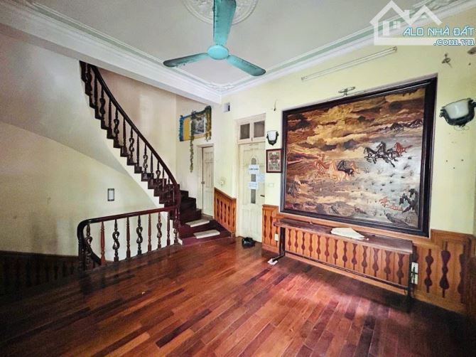 BIỆT THỰ MẶT PHỐ MẠC THÁI TÔNG - CẦU GIẤY - DT 137M2 x 4T-83 TỶ-LÔ GÓC-KD ĐỈNH CAO - 2