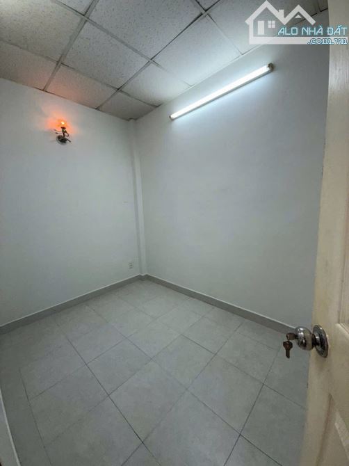 Bán nhà MT Đường Số 8 phường 11 DT:4x15 1 lầu 2pn, giá : 7,4 tỷ TL - 2