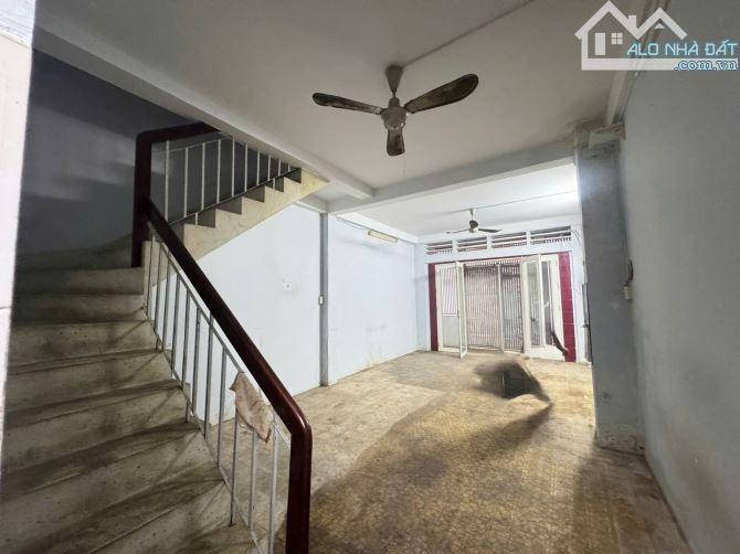 Cần tiền bán gấp nhà tại Đào Duy Anh, Phú Nhuận, DT 50m2, NỞ HẬU, giá 9,4 tỷ TL - 2