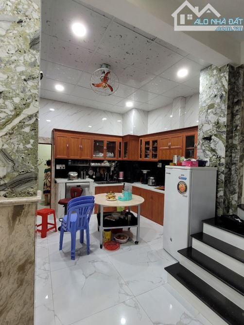 Bán nhà hẻm Dương Bá Trạc Phường 1 Quận 8. Nhà nở hậu L, nhà mới, gần Tiểu học Nguyễn Trực - 2