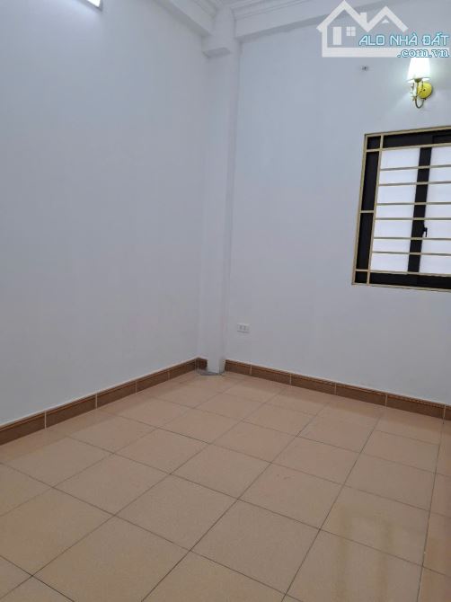 BÁN NHÀ TỨ HIỆP 38M 3 TẦNG DÂN XÂY 50M Ô TÔ DỪNG ĐỖ TIỆN ÍCH SẴN CÓ GIÁ 5.8 TỶ - 2