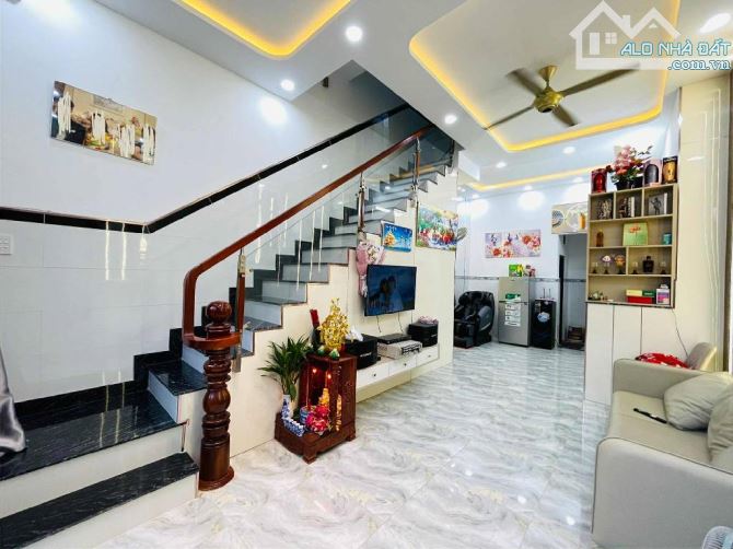 Siêu phẩm lung linh 3 tầng 4.8 x 10 m sổ hồng chính chủ Thống Nhất Gò Vấp chỉ 6 tỷ - 2